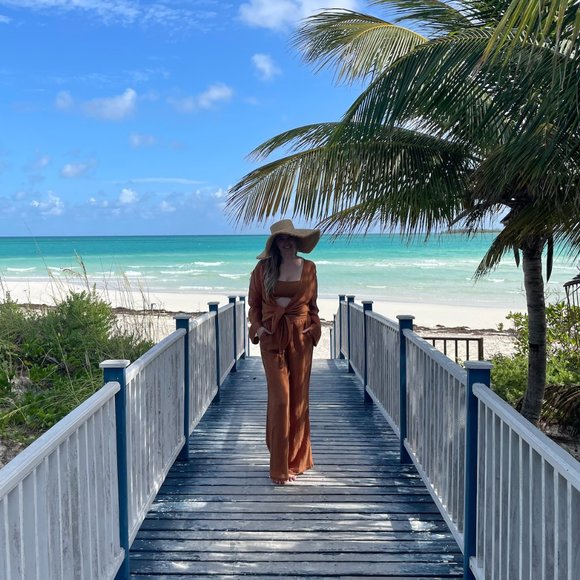 Meet your Posher, Tessa - Picture 1 of 1